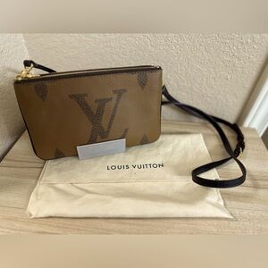 LOUIS VUITTON • Reverse Monogram Giant Double Zip Pochette